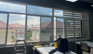 Dán kính cách nhiệt chống nắng văn phòng tại TP HCM